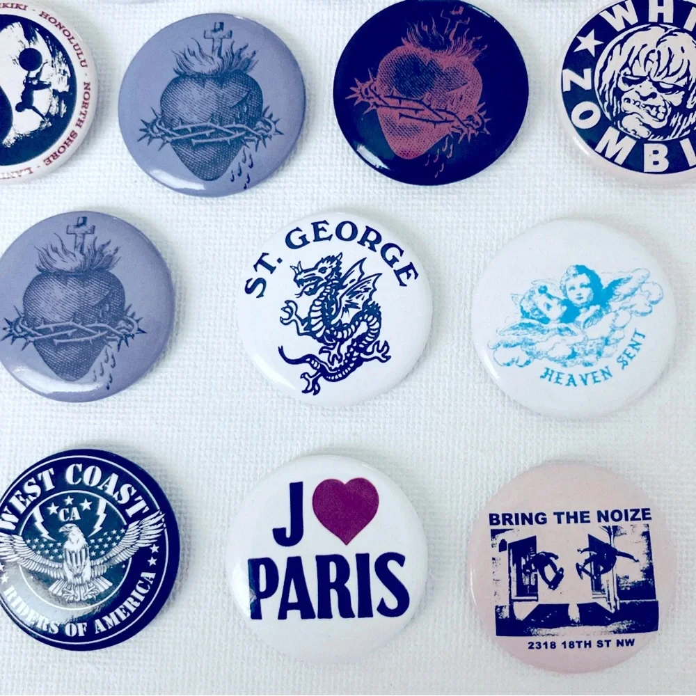 🌀 13 Brandy Melville Buttons - Picture 4 of 4